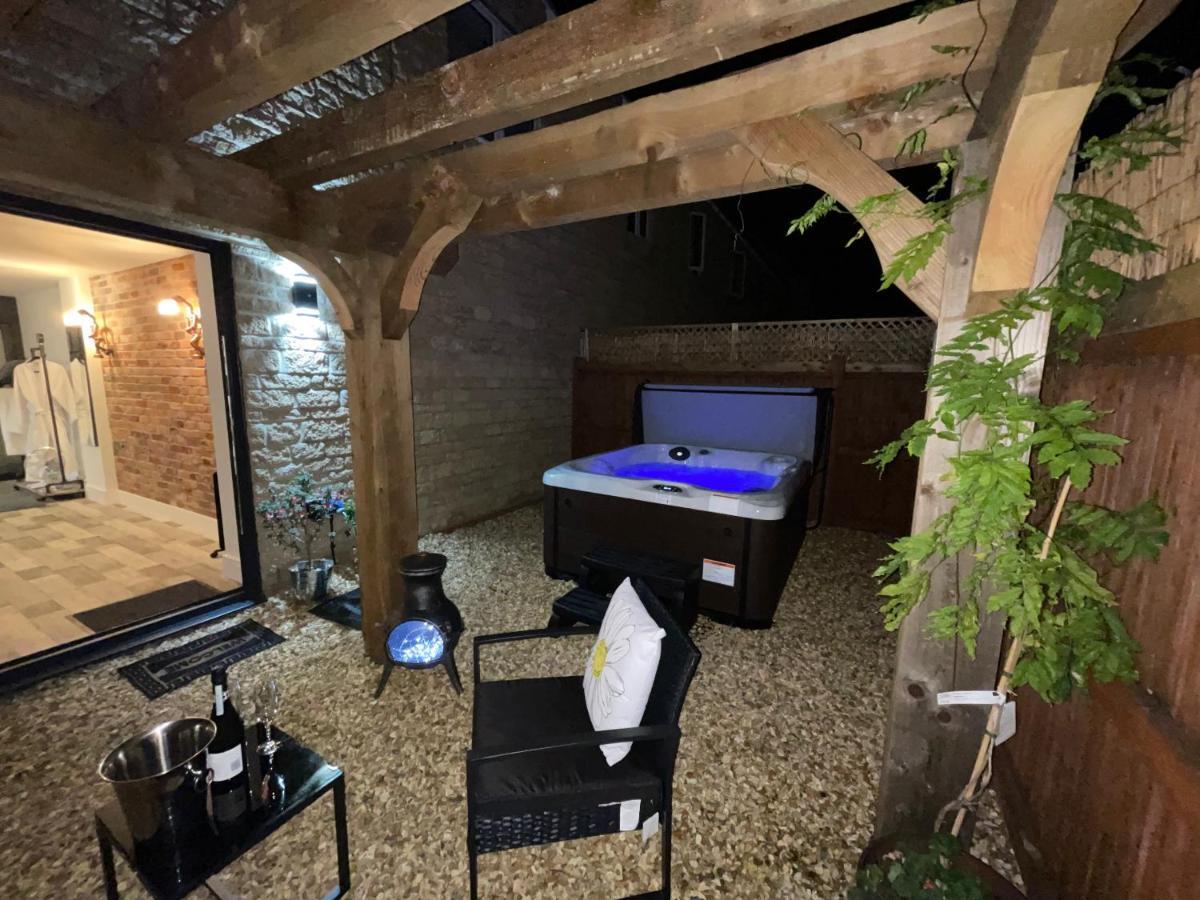 Coach House & Hot Tub Nr Bicester Village Esterno foto